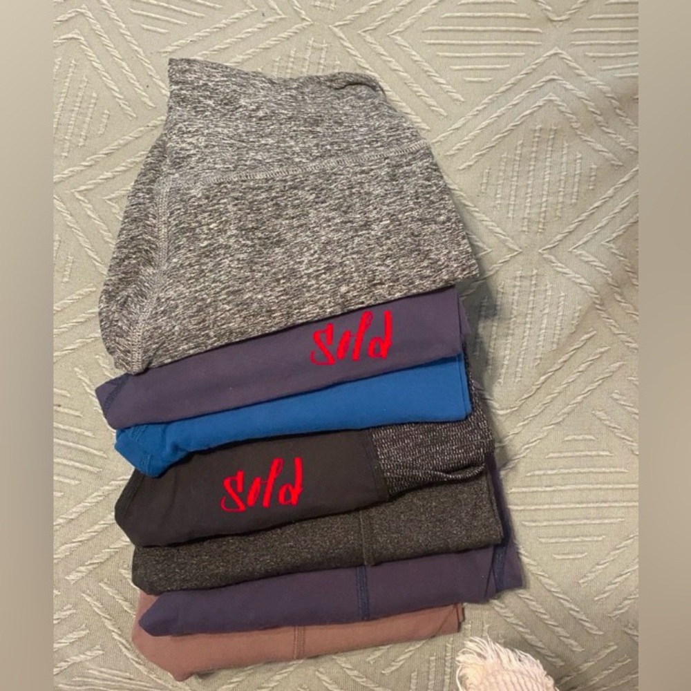 Beyond Yoga Leggings - Picture 3 of 16